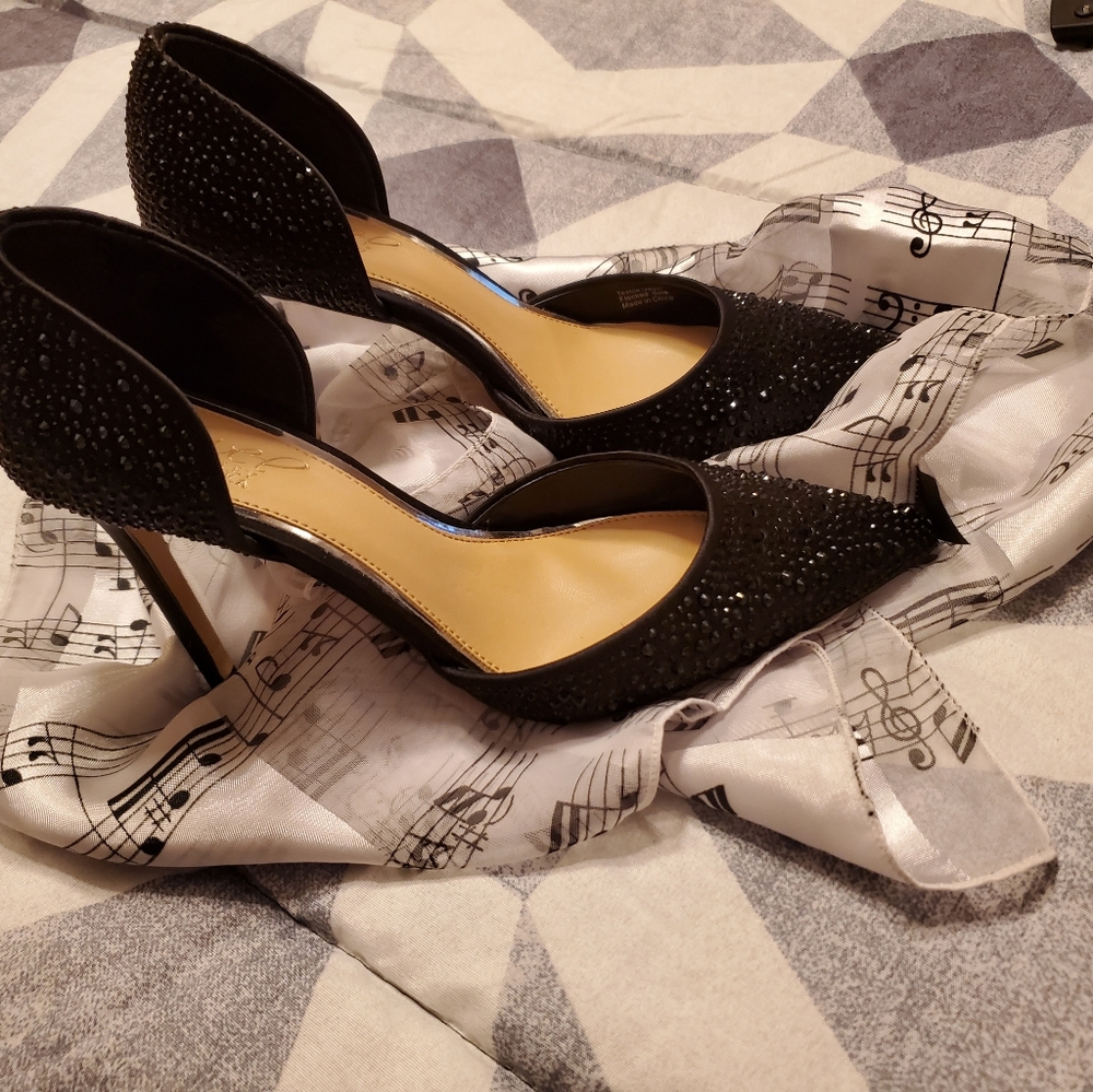 Shoes - Picture 3 of 3